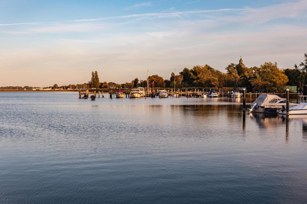 Hausboot Küstennebel Ribnitz-Damgarten Exterior foto
